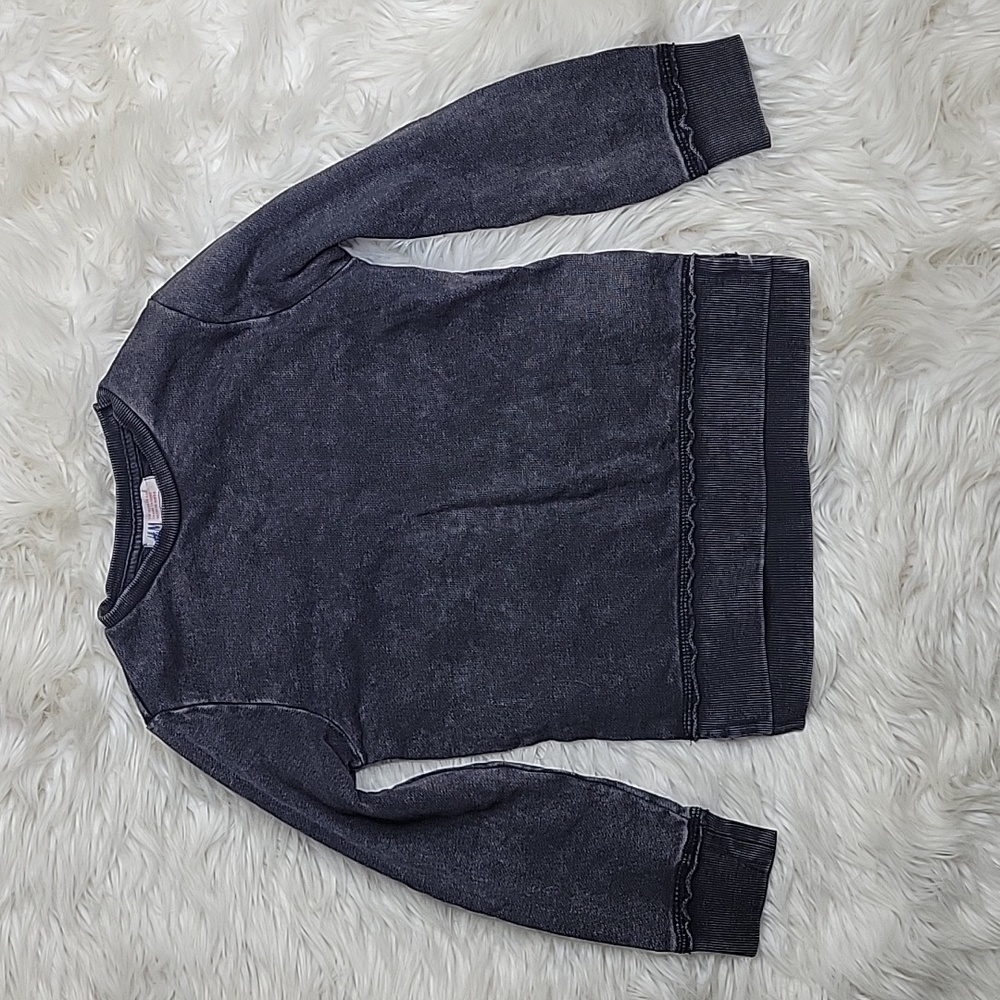 H&M distressed crewneck Sweatshirt size 4-6